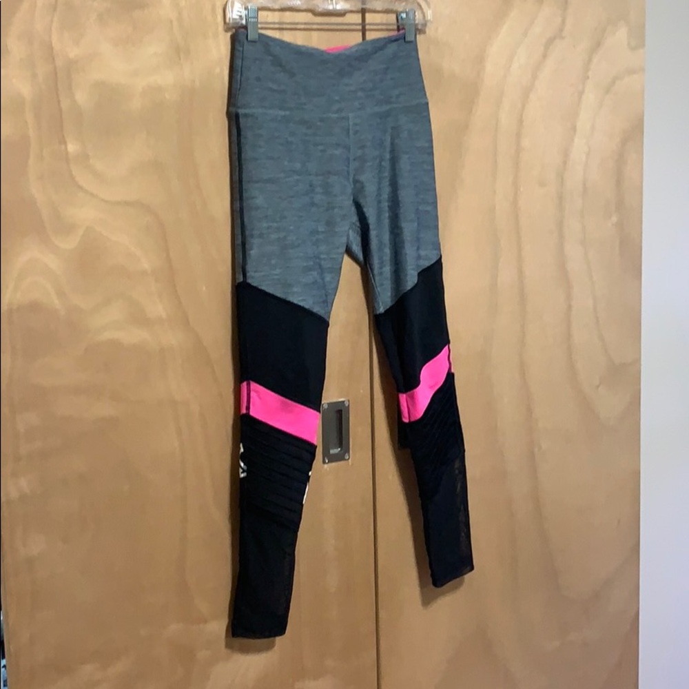 Victoria’s Secret Ultimate Leggings size small